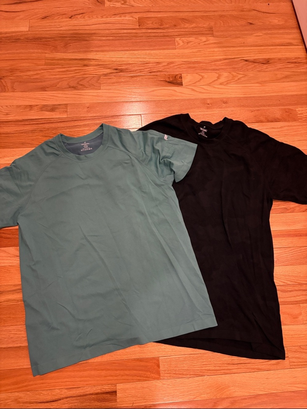 2 Men’s Fabletics The training day T- shirts size xl